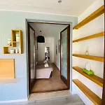 Un Passo Dal